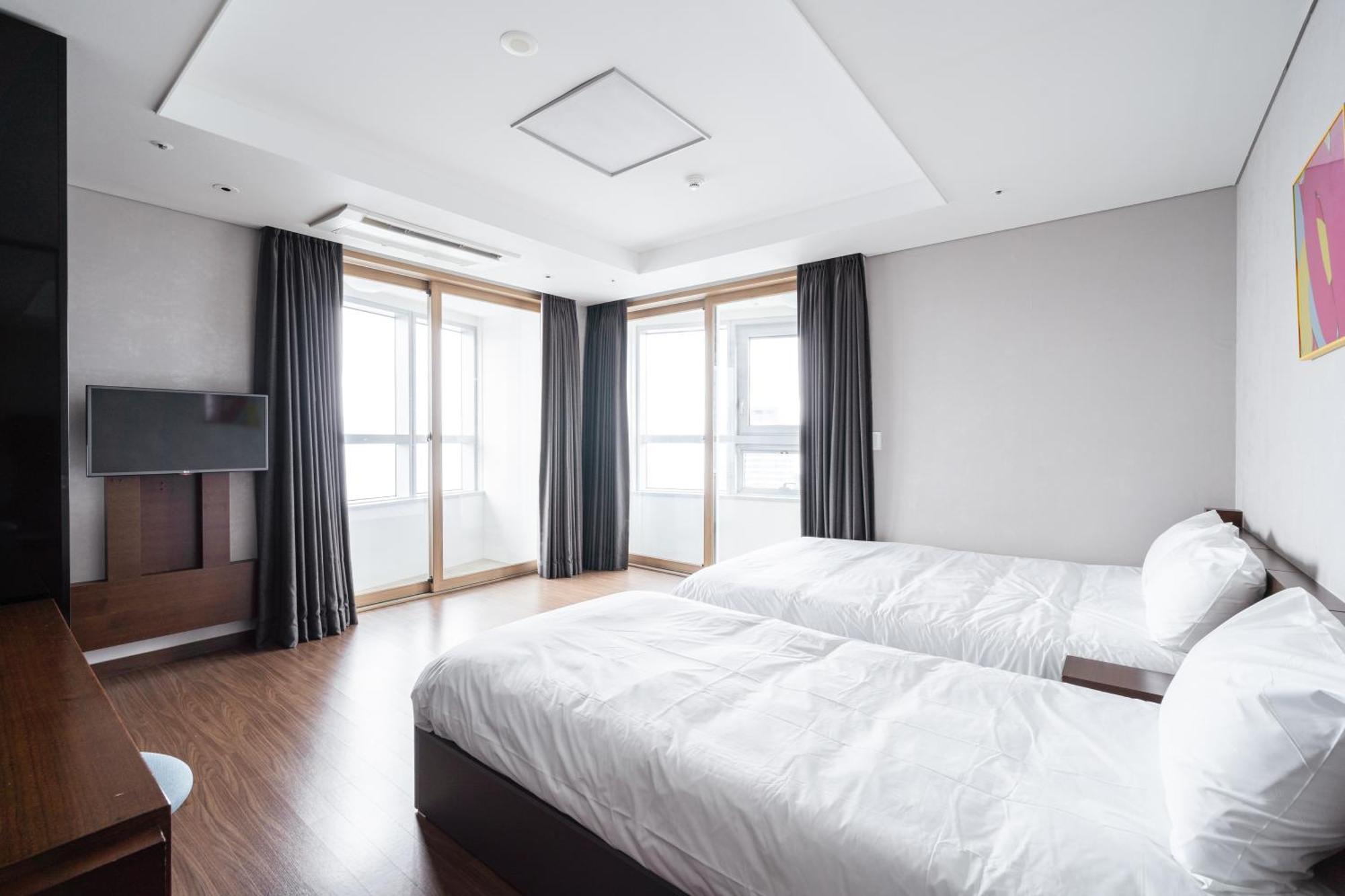 Urbanstay Haeundae Station Busan Extérieur photo